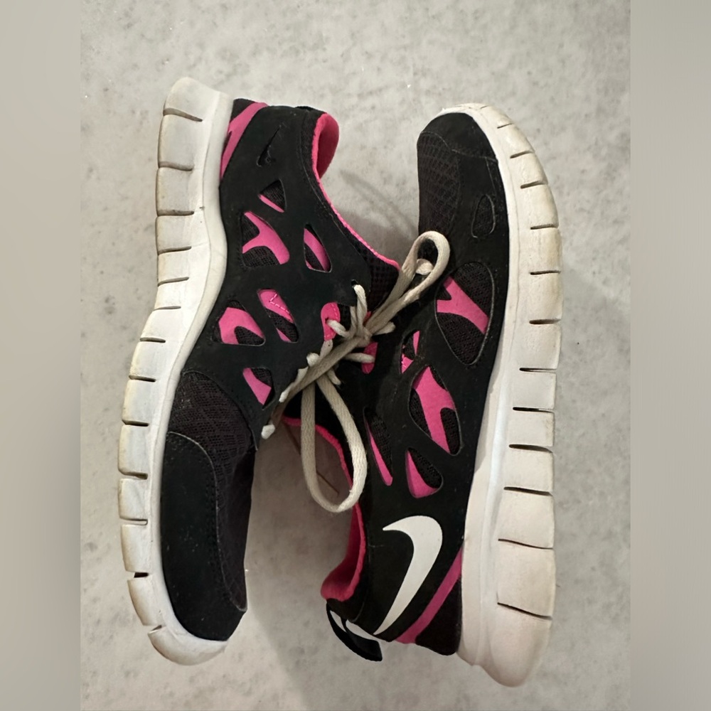 Nike Free Run 2 black and pink 7Y(7.5)